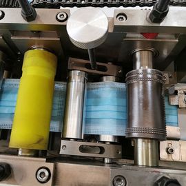 Nicht gesponnene vollautomatische Wegwerfgesichtsmaske, die Maschine herstellt fournisseur