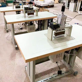 Rand-halb automatische Wegwerfmasken-Dichtungs-Maschine fournisseur